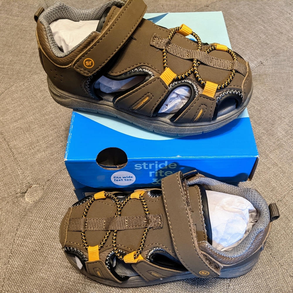 NIB Stride Rite Sandals size 8